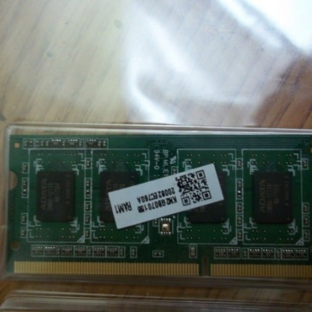 (BRAND NEW) KINGSTON BLU 2 GB MEMORY